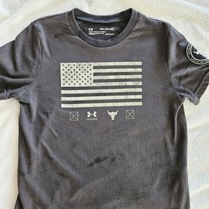 Under Armour Project Rock Flag Short Sleeve Tee Shirt Grey Size X-Small